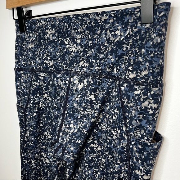 Athleta Blue Sandstone Salutation Pocket Leggings size XSMALL - Picture 7 of 11